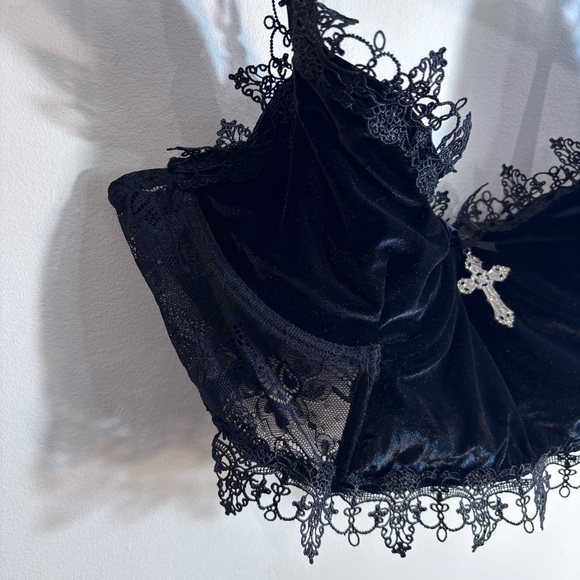 DOLLS KILL Sz 3X Widow Black Lace Velvet Bralette Goth Punk Adjustable Straps - Picture 3 of 11